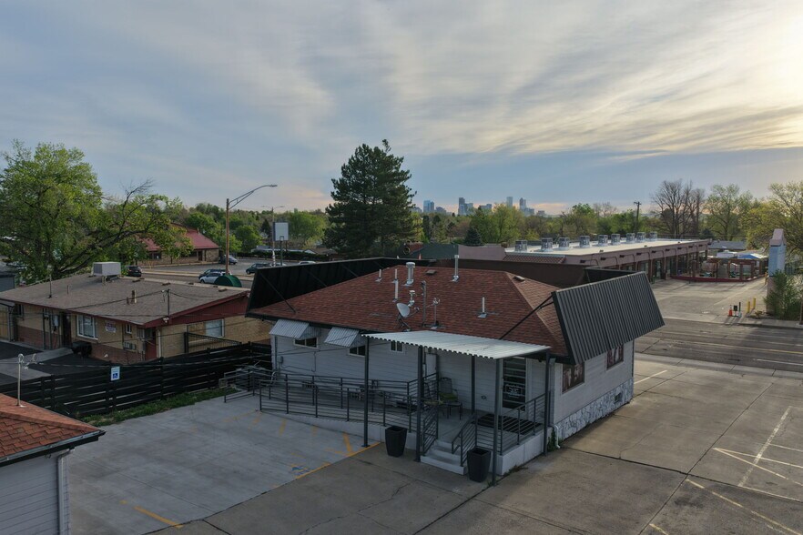 More Photos Of 25 Sheridan Blvd, Lakewood Freestanding For Sale