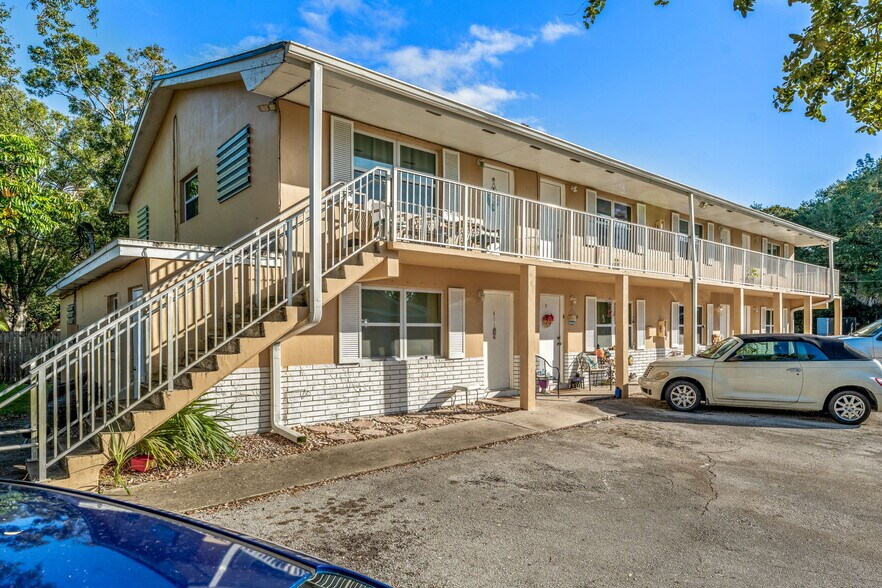 More Photos Of 85-89 NW Irwin Ave, West Melbourne Apartments For Sale