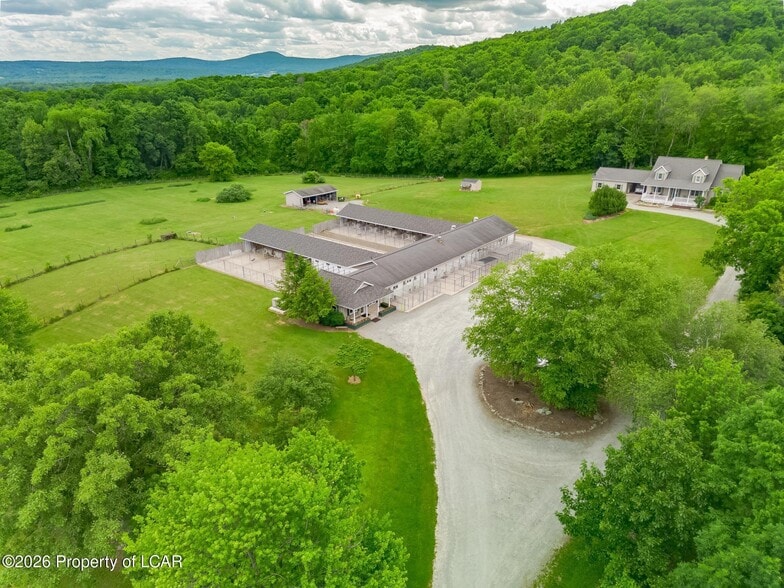 Primary Photo Of 175 Decoverly Lane, Falls Specialty For Sale