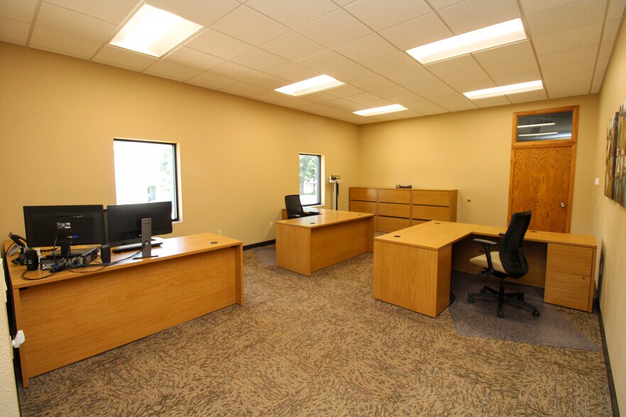 More Photos Of 100 E 3rd St, Galva Office For Sale