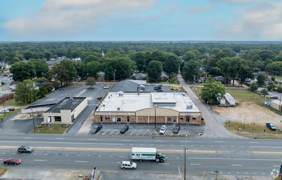More Photos Of 700 N Cannon Blvd, Kannapolis General Retail For Sale