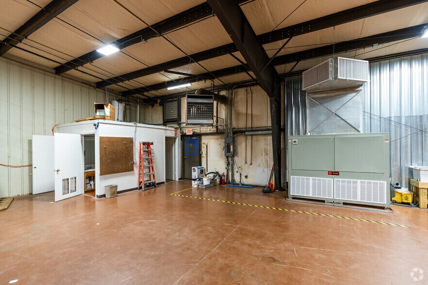 More Photos Of 4913 S Alston Ave, Durham Warehouse For Lease