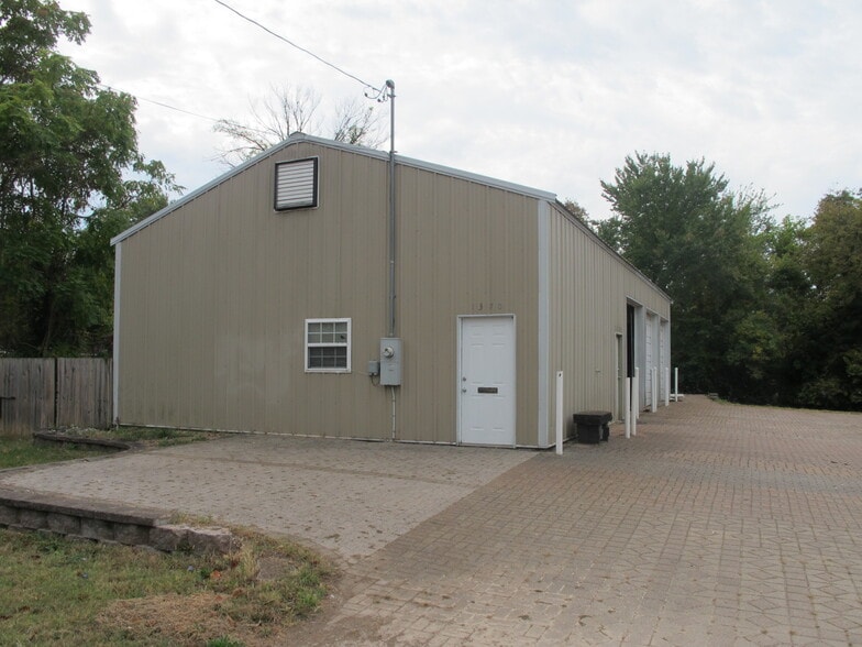 Primary Photo Of 1370 E Thoman St, Springfield Warehouse For Sale