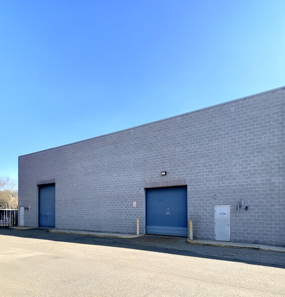 More Photos Of 7552 Accotink Park Rd, Springfield Warehouse For Sale