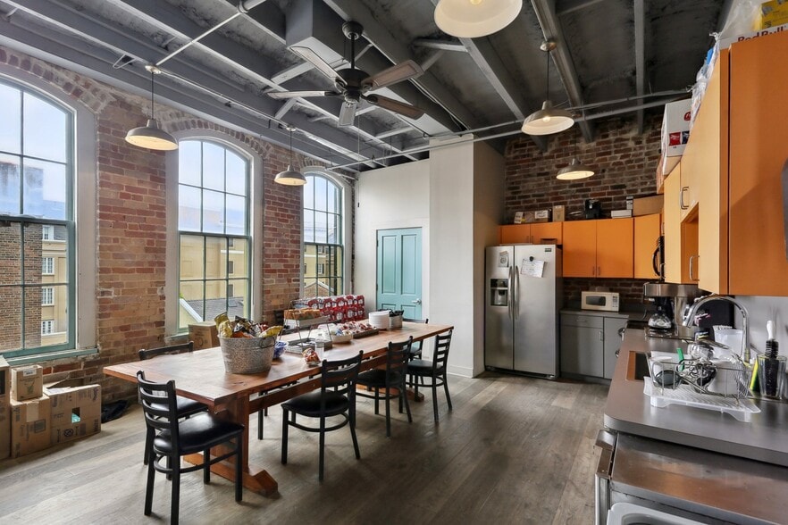 More Photos Of 309-311 Decatur St, New Orleans Freestanding For Sale