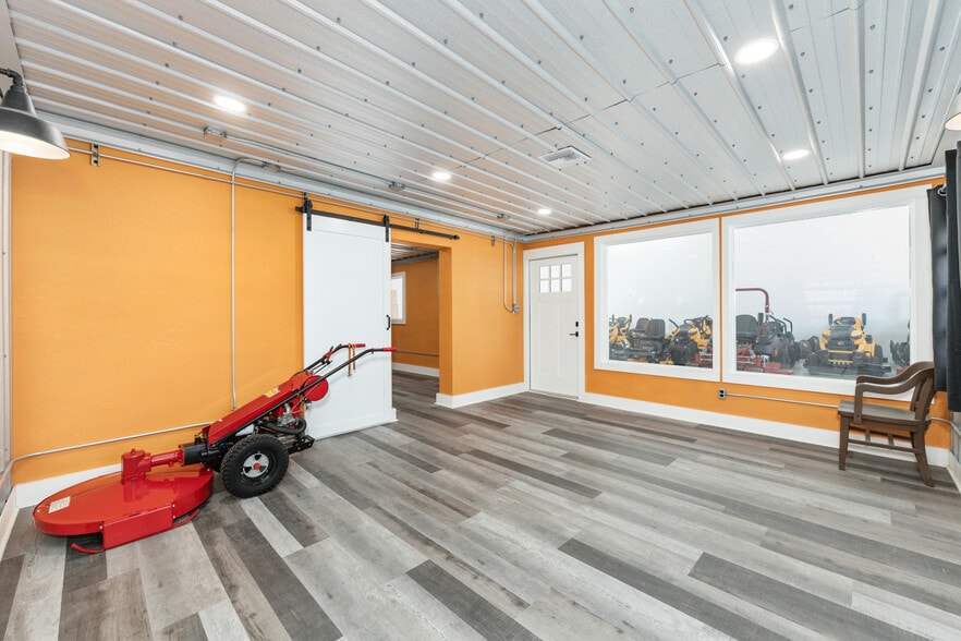 More Photos Of 818 N Magnolia Ave, Ocala Warehouse For Sale