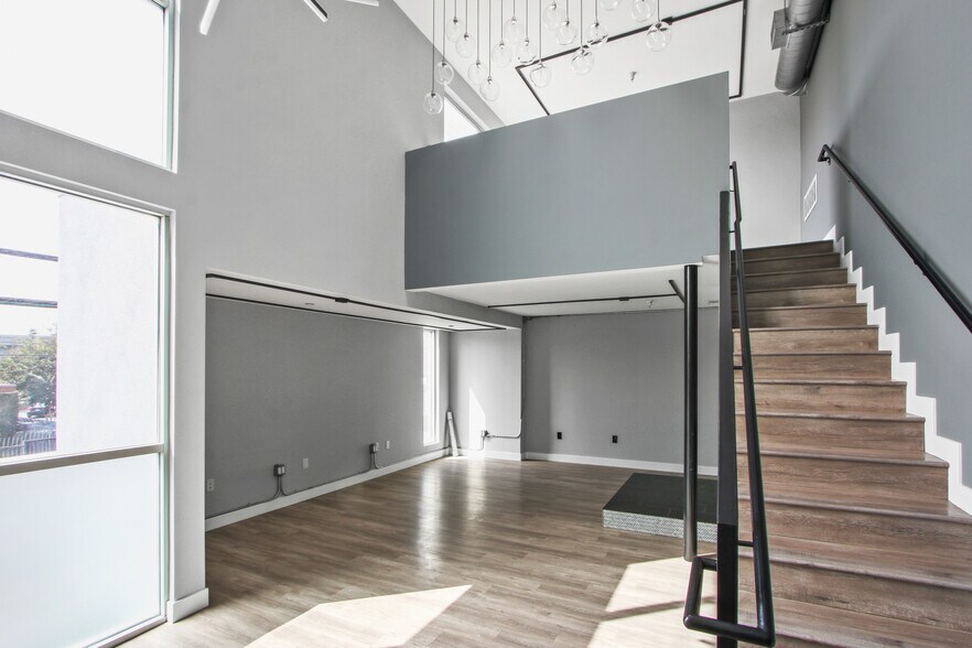 More Photos Of 2332 Cotner Ave, Los Angeles Loft Creative Space For Lease