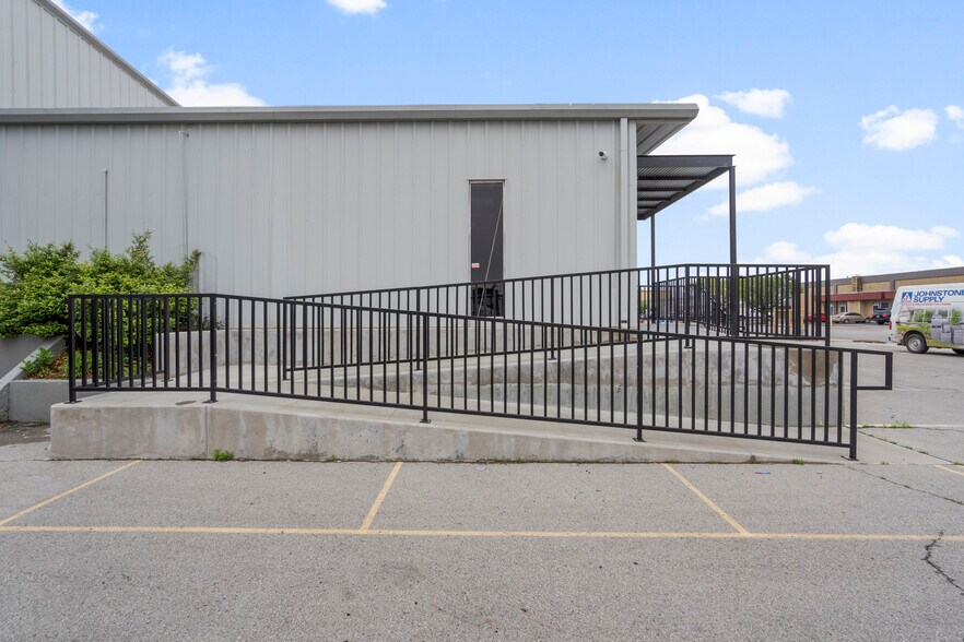 More Photos Of 5440 S 101st East Ave, Tulsa Warehouse For Sale