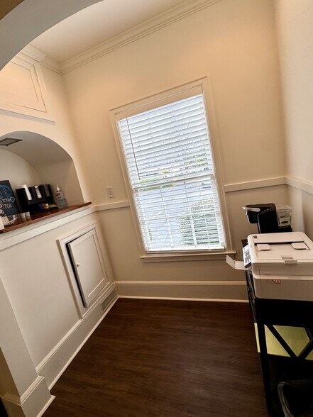 More Photos Of 315 Academy St NE, Gainesville Office For Lease