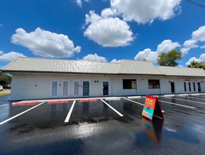Primary Photo Of 5701 Houchin St, Naples Light Manufacturing For Lease