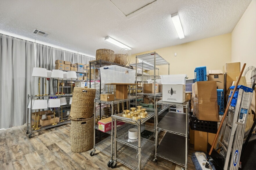 More Photos Of 1637-1643 S 8th St, Fernandina Beach Storefront For Sale