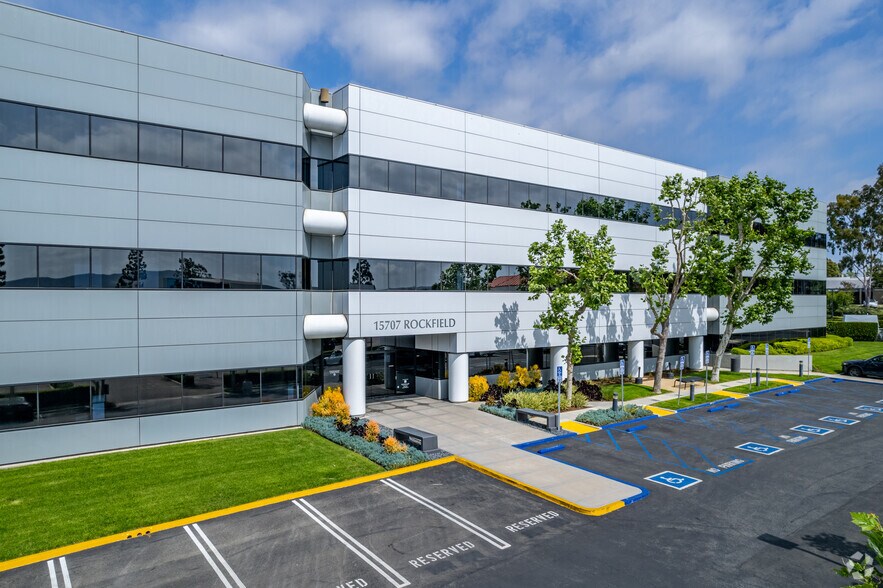 More Photos Of 15707 Rockfield Blvd, Irvine Office For Lease