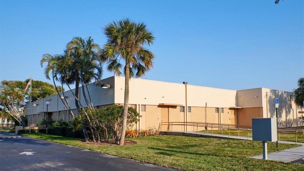More Photos Of 2800 Gateway Dr, Pompano Beach Manufacturing For Lease