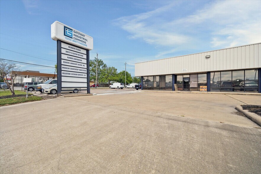 More Photos Of 1500 Brittmoore Rd, Houston Warehouse For Lease