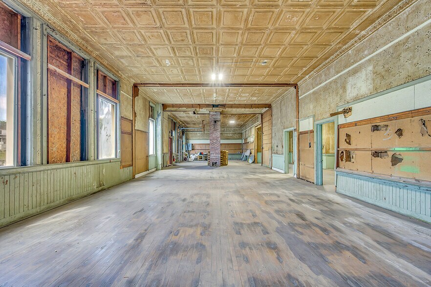 More Photos Of 1934 PA-940, Freeland Medical For Sale