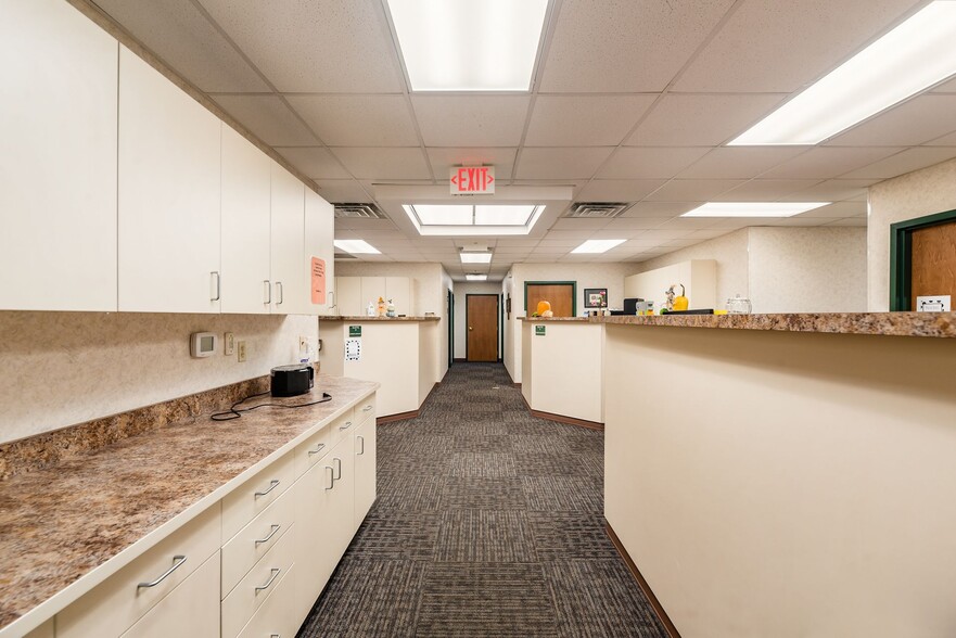 More Photos Of 1781 Countryside Dr, Lancaster Medical For Sale