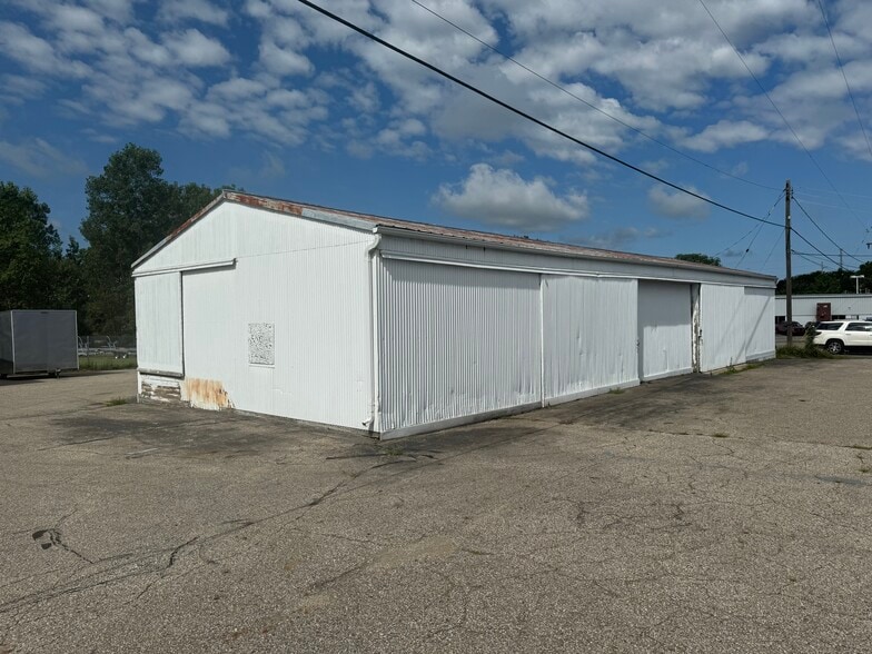 More Photos Of 457 N Cedar Rd, Mason Auto Dealership For Sale