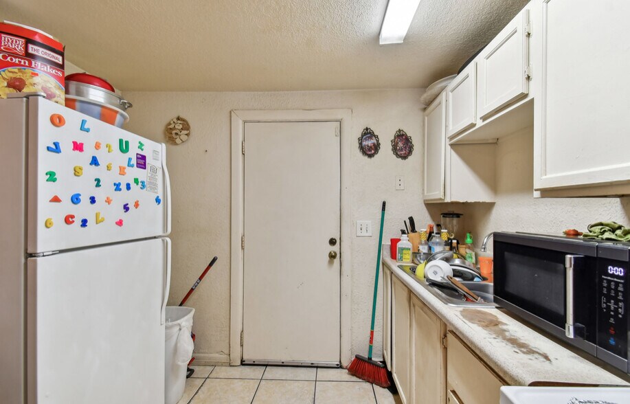 More Photos Of 4507-4517 E Giddens Ave, Tampa Multifamily For Sale