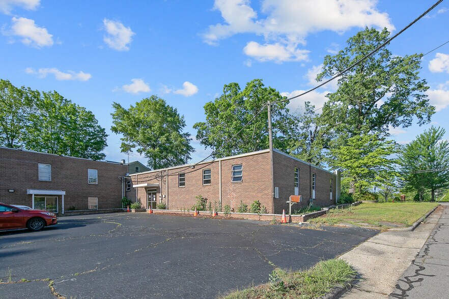 More Photos Of 214 Hawkins Ave, Sanford Medical For Sale