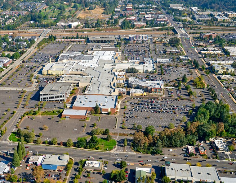 More Photos Of 11800 SE 82nd Ave, Happy Valley Department Store For Sale