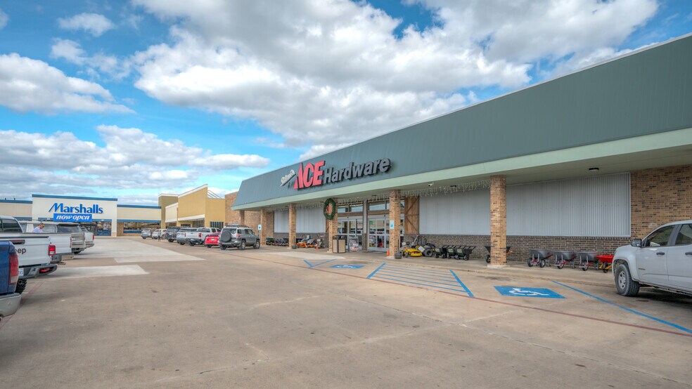 More Photos Of 4000 7th St, Bay City Unknown For Lease