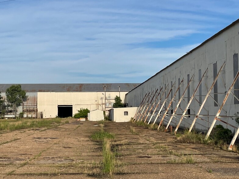 More Photos Of 1001 Rainer Rd, West Memphis Warehouse For Lease
