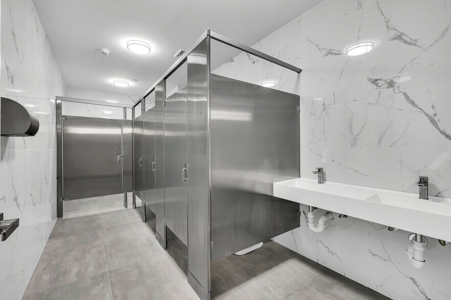 More Photos Of 533 Greenwich St, Hempstead Apartments For Lease