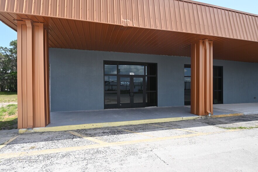 More Photos Of 749 S Central Ave, Umatilla Storefront For Sale