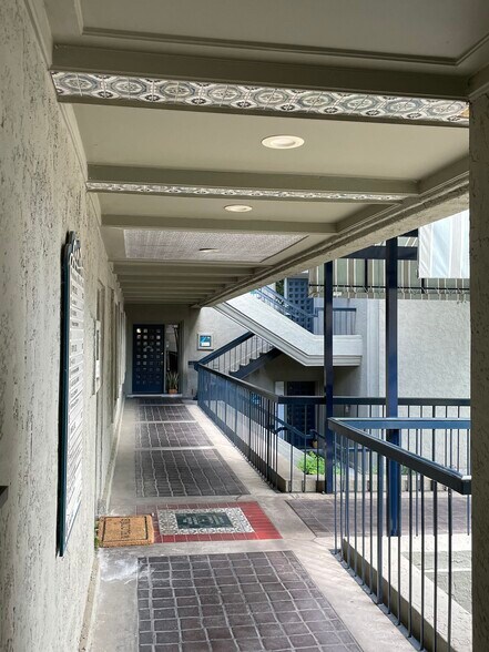 More Photos Of 2111 Dickson Dr, Austin Unknown For Lease