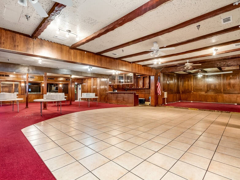 More Photos Of 2814 N Maroa Ave, Fresno General Retail For Sale
