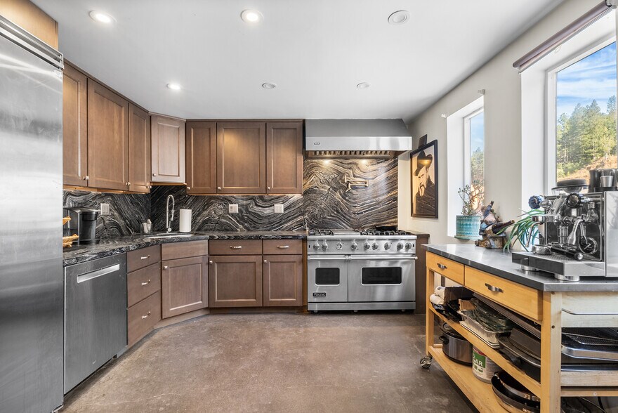 More Photos Of 30735 Bryant Dr, Evergreen Warehouse For Sale