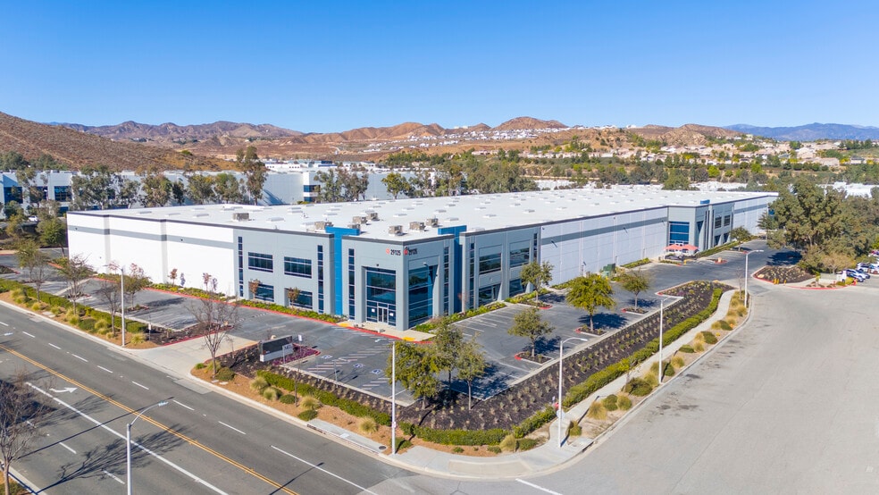 More Photos Of 29125 Avenue Paine, Valencia Warehouse For Lease