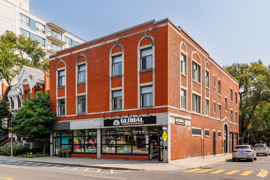 Primary Photo Of 151 Av Abbott, Westmount Apartments For Lease