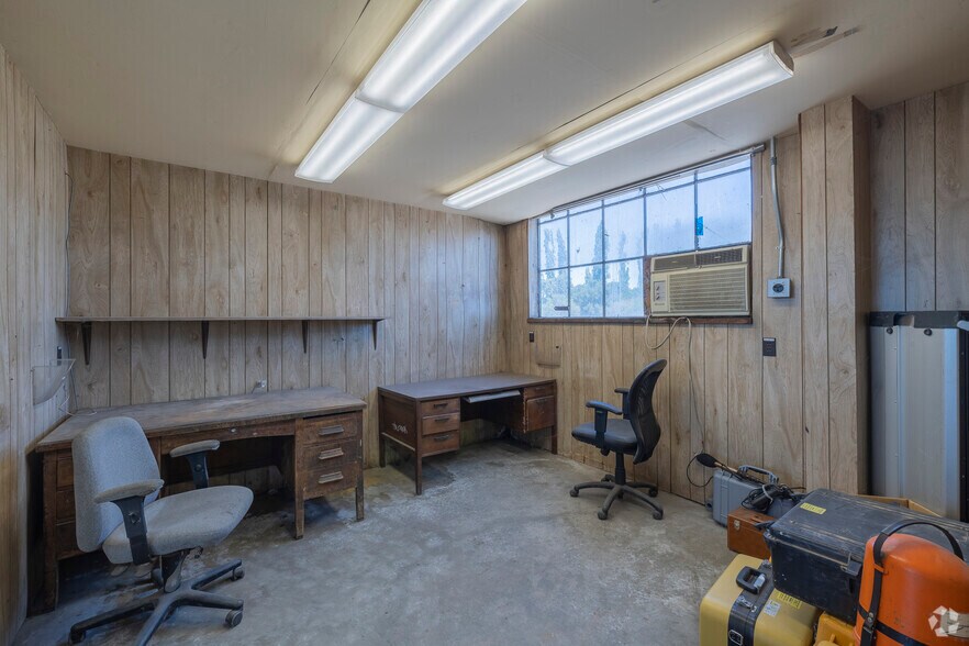 More Photos Of 2301 Napa Vallejo Hwy, Napa Manufacturing For Lease