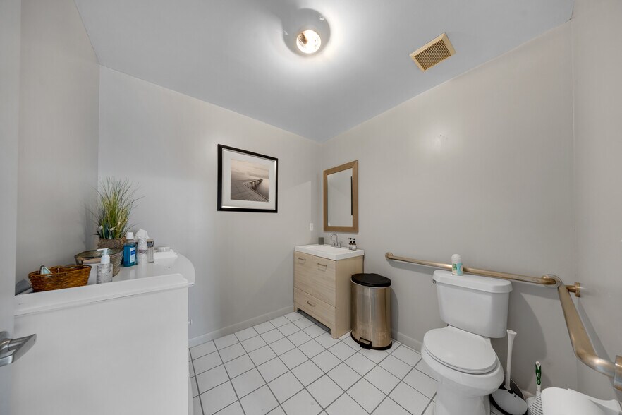 More Photos Of 10680 NW 123rd St, Miami Industrial For Sale