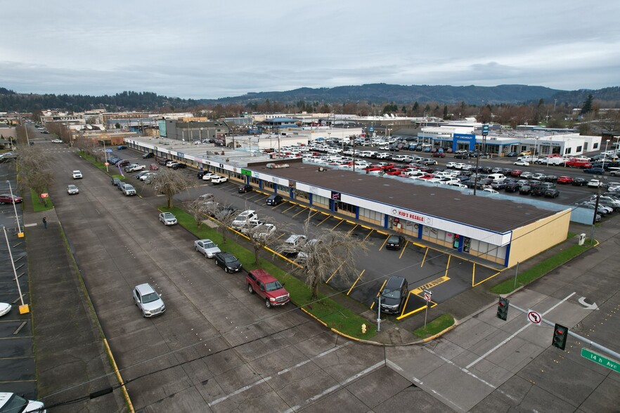 Primary Photo Of 1008-1070 14th Ave, Longview Storefront Retail Office For Sale