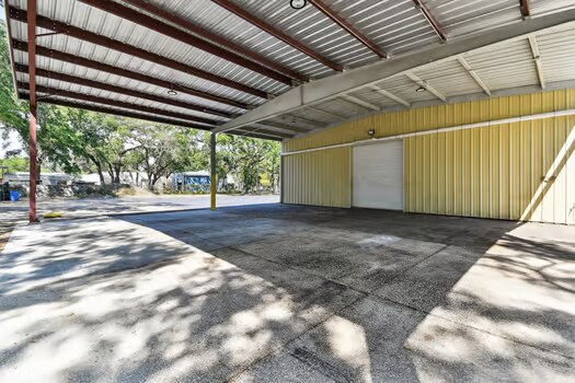 More Photos Of 2110 71st St, Tampa Warehouse For Lease