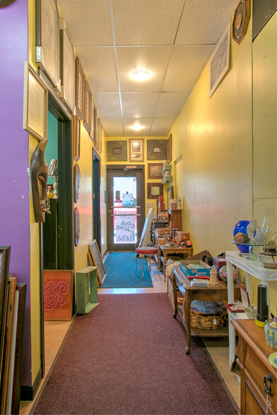 More Photos Of 220 S Ashland St, Cambridge Storefront Retail Office For Sale