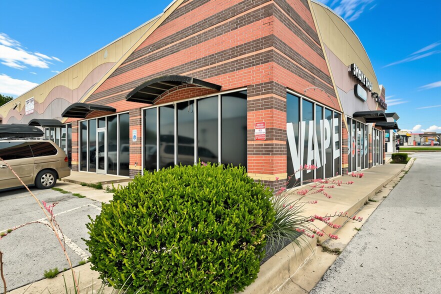 More Photos Of 140 S Midwest Blvd, Oklahoma City Unknown For Lease