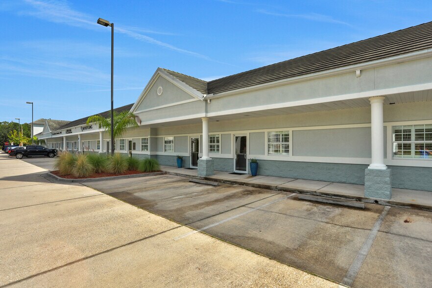 More Photos Of 1845 East West Pky, Fleming Island Medical For Lease