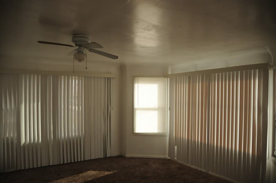 More Photos Of 2770 W 5400 S, Salt Lake City Flex For Sale