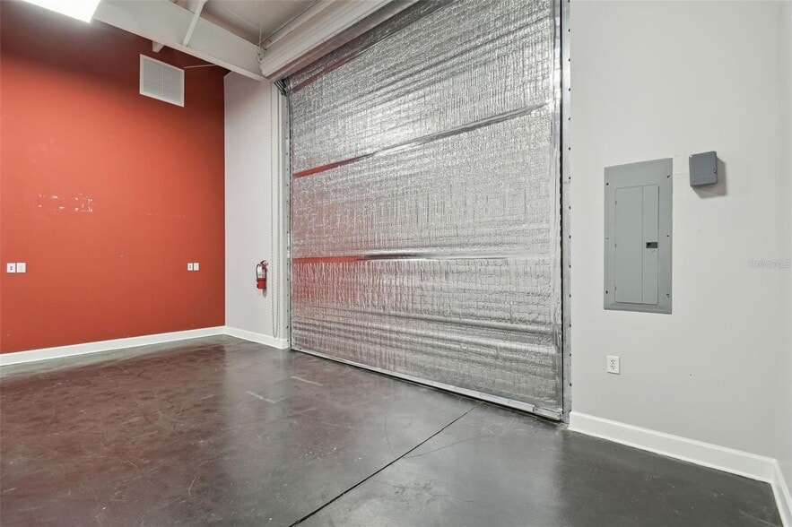 More Photos Of 13908 Monroes Business Park, Tampa Office Residential For Sale