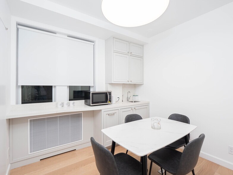 More Photos Of 1075 Park Ave, New York Apartments For Sale