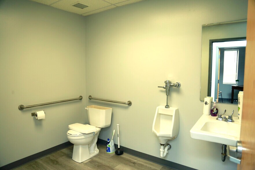 More Photos Of 1200 Morgantown Ave, Fairmont Warehouse For Sale