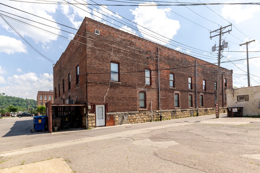 More Photos Of 217 Plum St, Red Wing Office For Sale