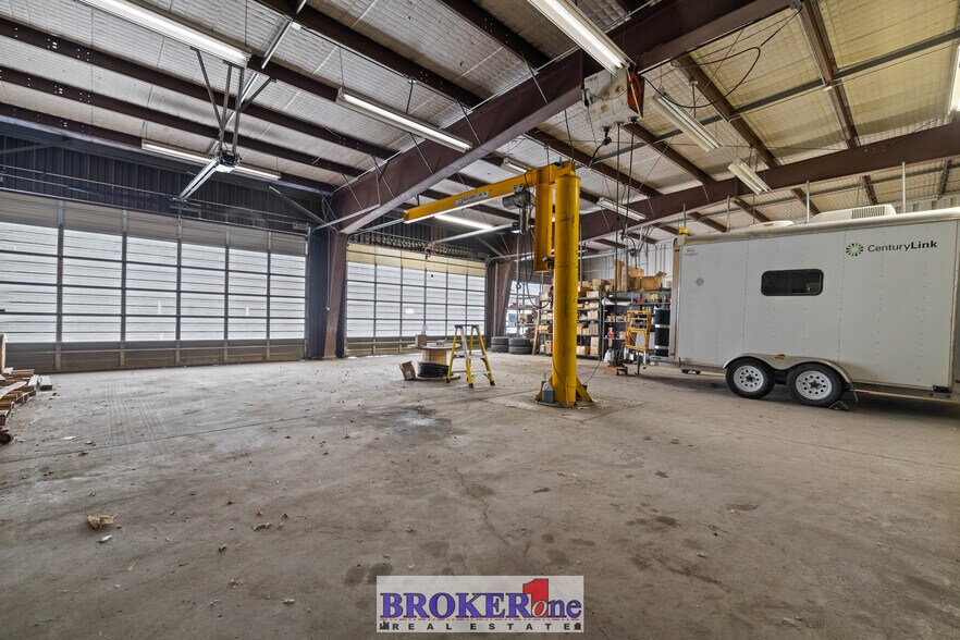 More Photos Of 300 N Walsh Dr, Casper Warehouse For Lease