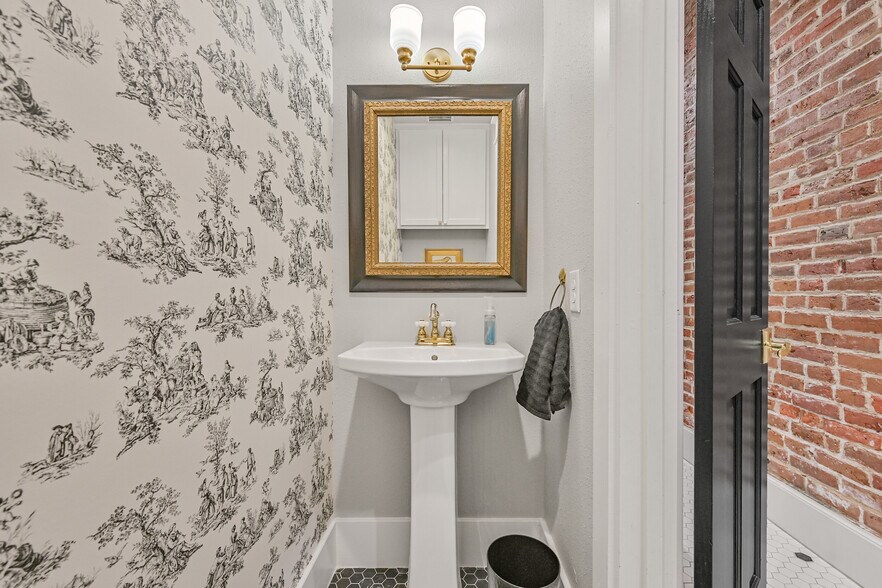 More Photos Of 217 23rd St, Galveston Apartments For Sale