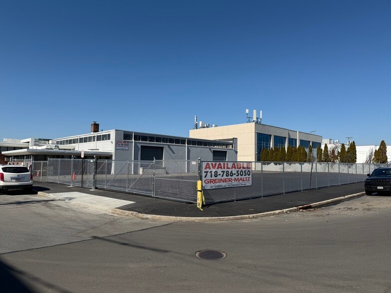 More Photos Of 101 Nassau Terminal Rd, New Hyde Park Truck Terminal For Lease
