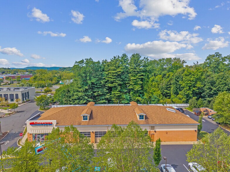 More Photos Of 2897 Berlin Tpke, Newington General Retail For Sale