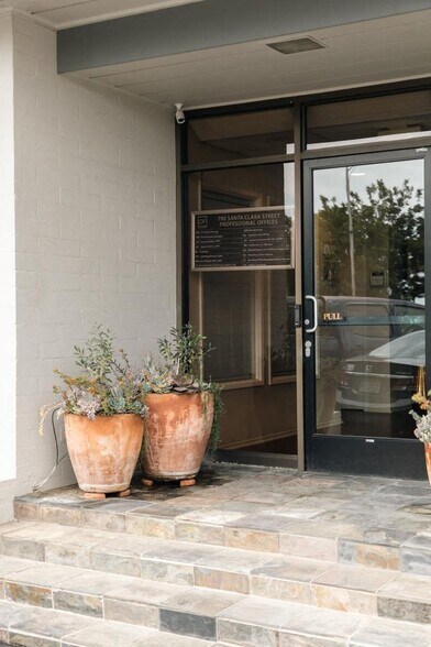 More Photos Of 790 E Santa Clara St, Ventura Office For Lease